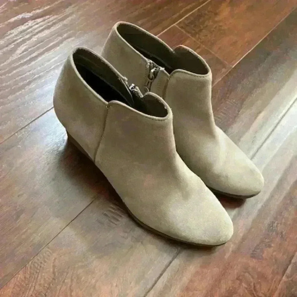 Blondo Women's Villa Waterproof Ankle Bootie Suede Leather Size 10M - Picture 3 of 9